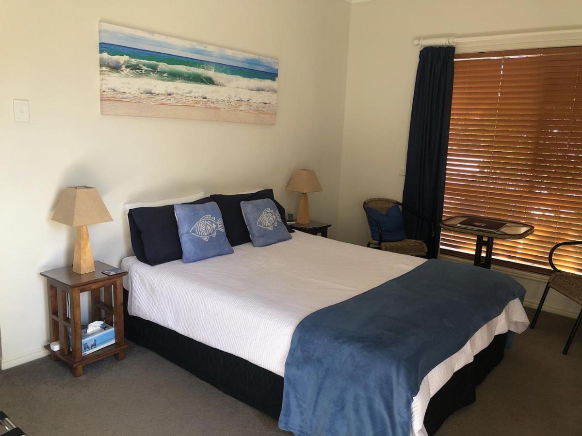 Beachhouse Bed And Breakfast Redcliffe Exteriör bild